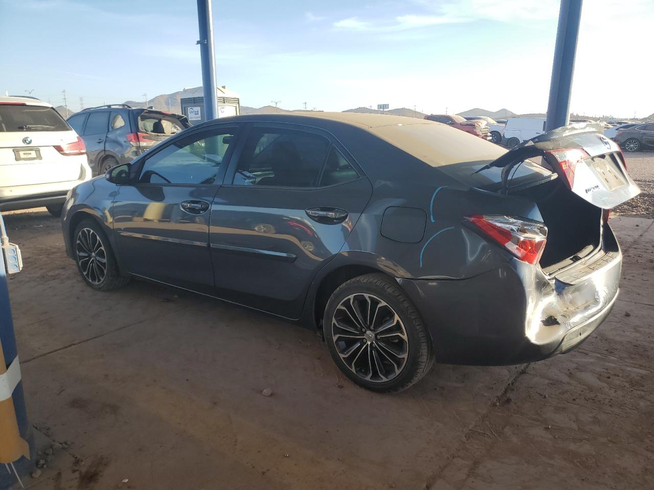 VIN 5YFBURHE7FP286185 2015 TOYOTA COROLLA no.2