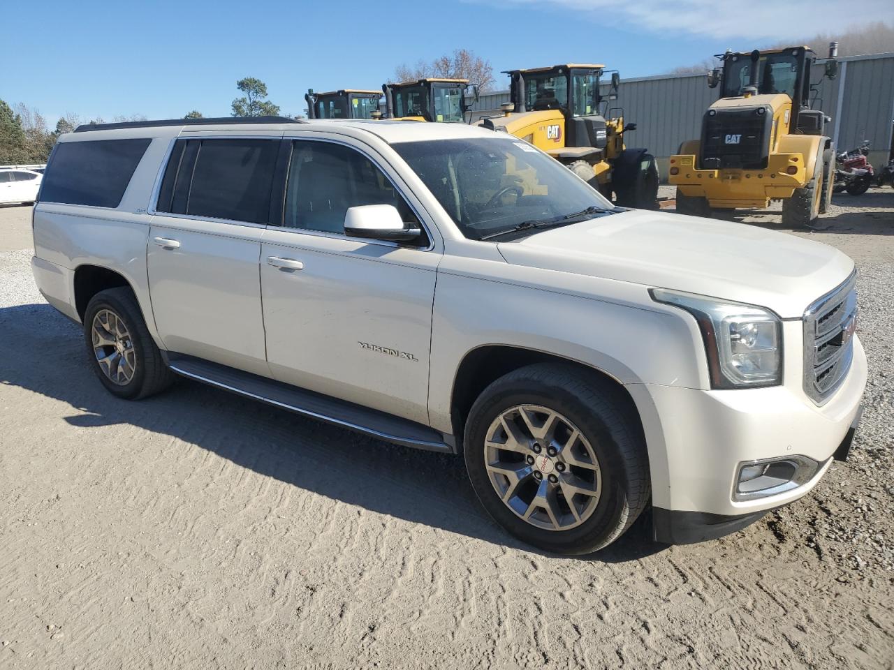 2015 GMC Yukon - Image 4