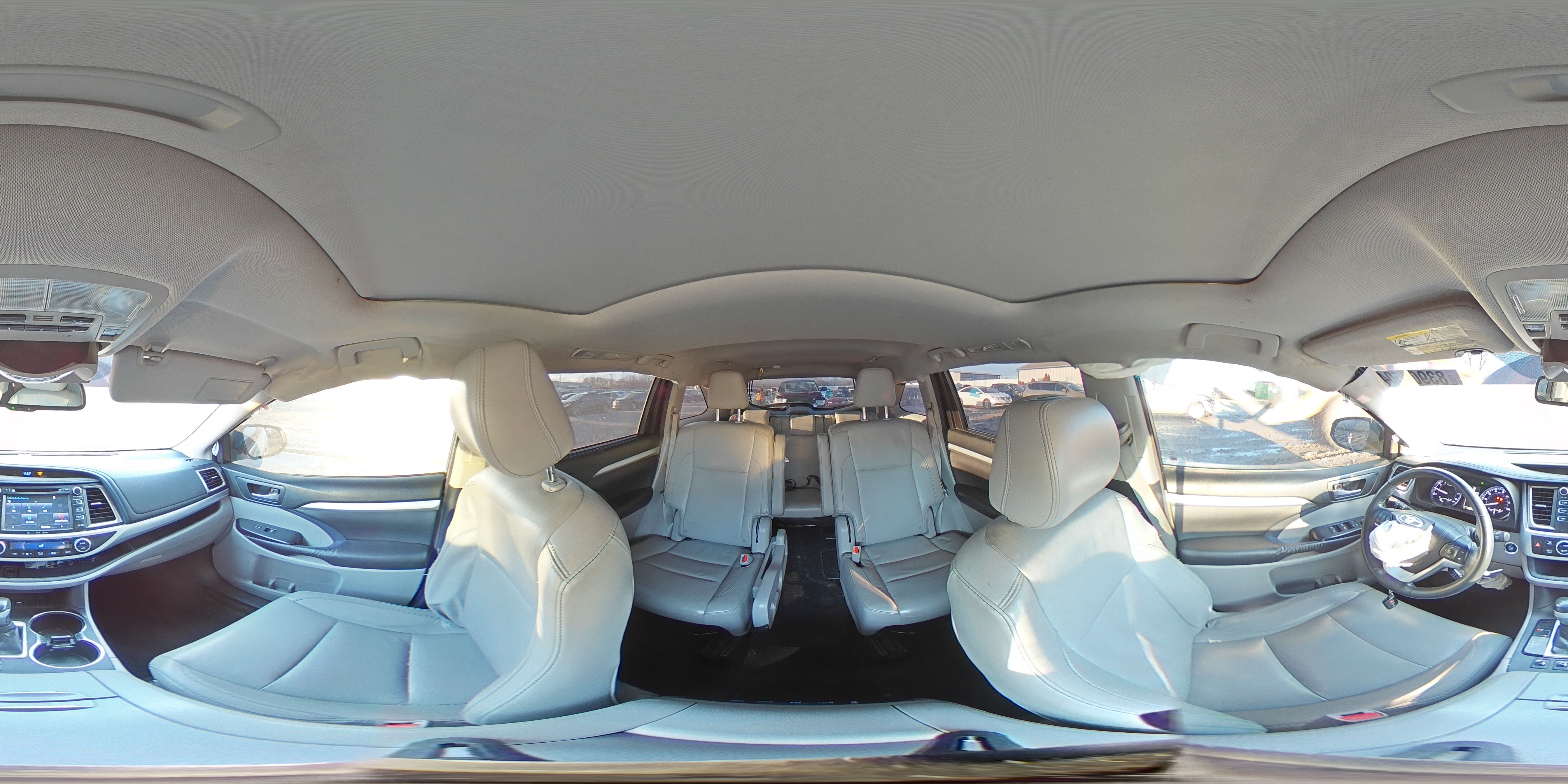 2016 Toyota Highlander - Image 15