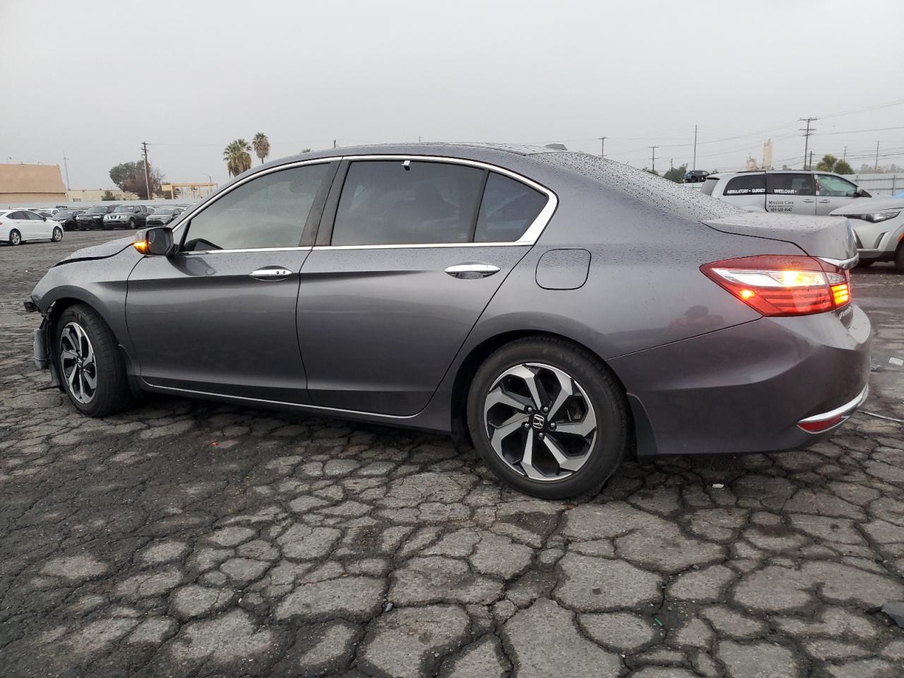 VIN 1HGCR2F77HA105631 2017 HONDA ACCORD no.2