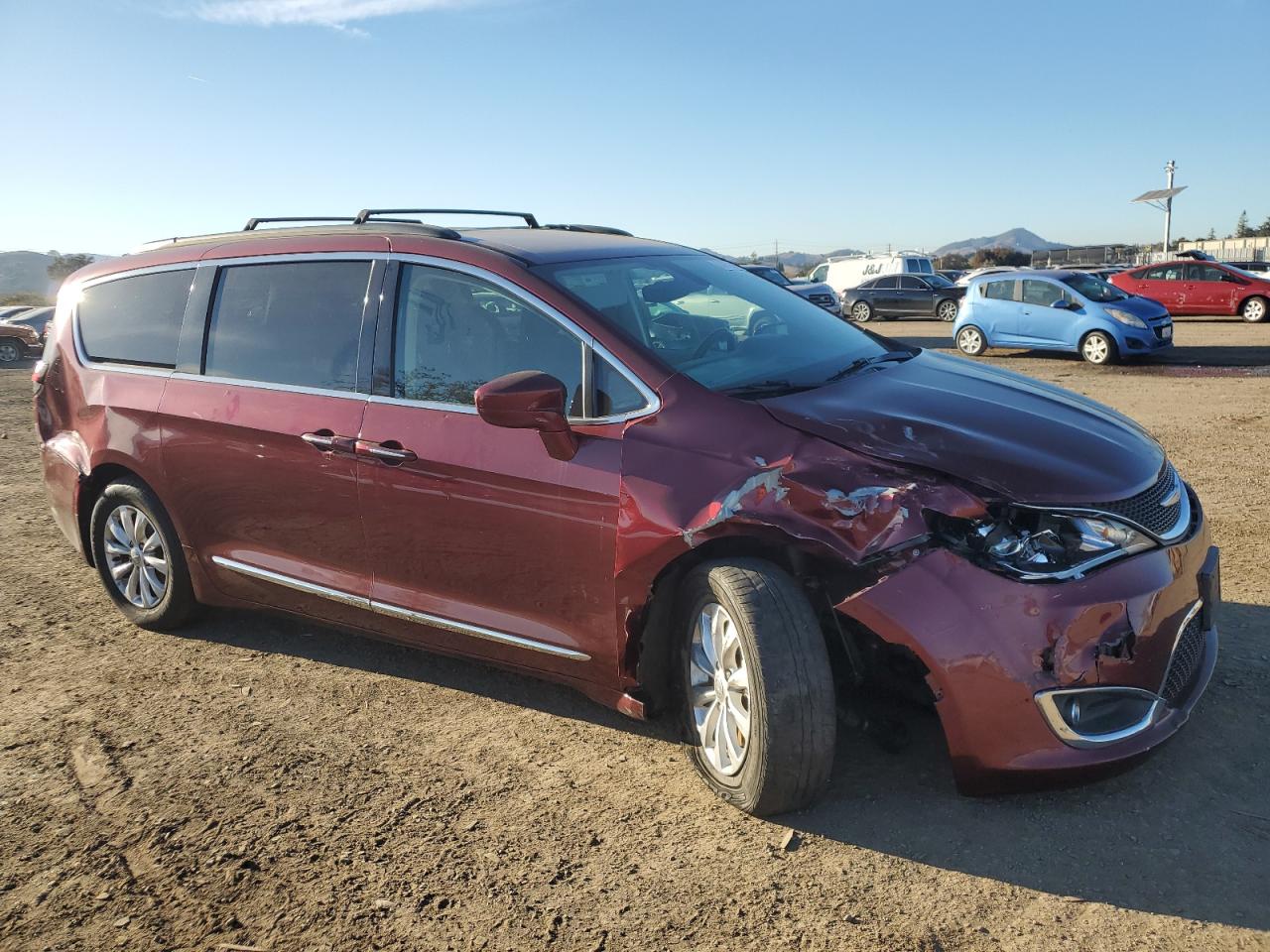 2017 Chrysler Pacifica - Image 4