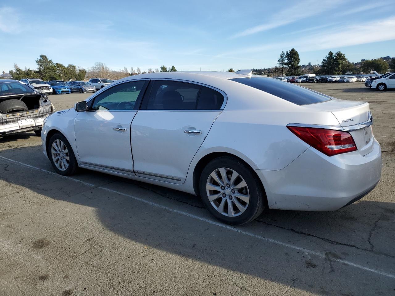 VIN 1G4GA5GR6FF193656 2015 BUICK LACROSSE no.2