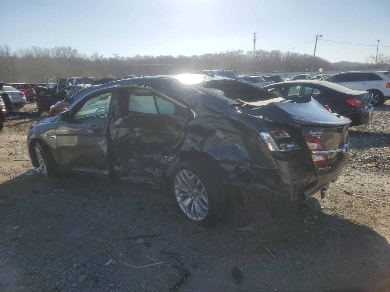2015 Ford Taurus - Image 2