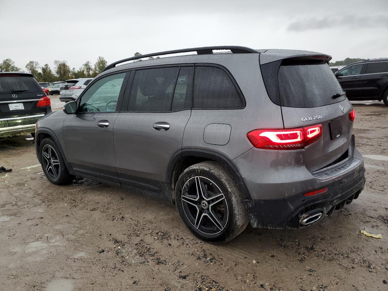 2021 Mercedes-Benz GLB - Image 2