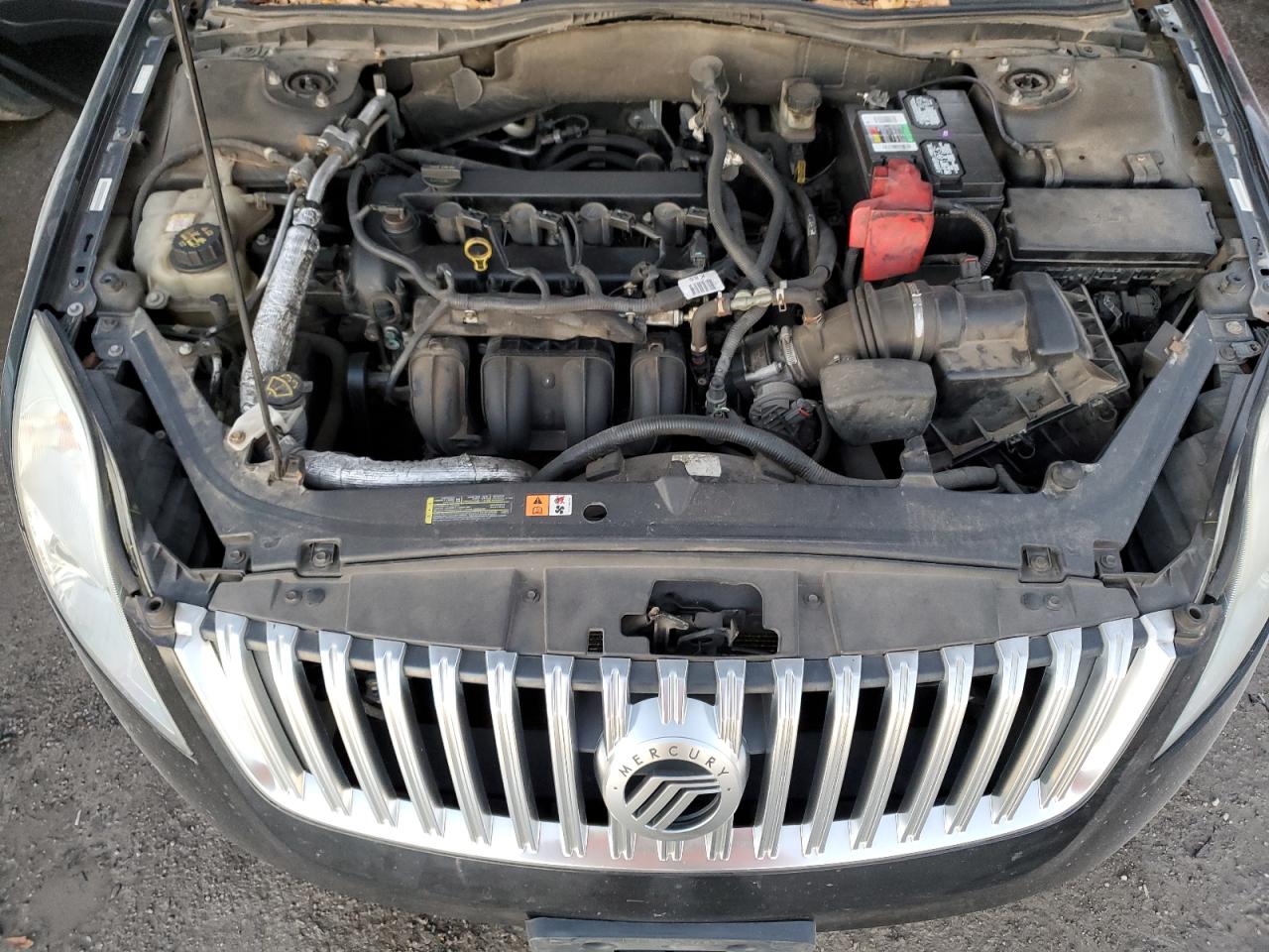 2010 Mercury Milan - Image 11