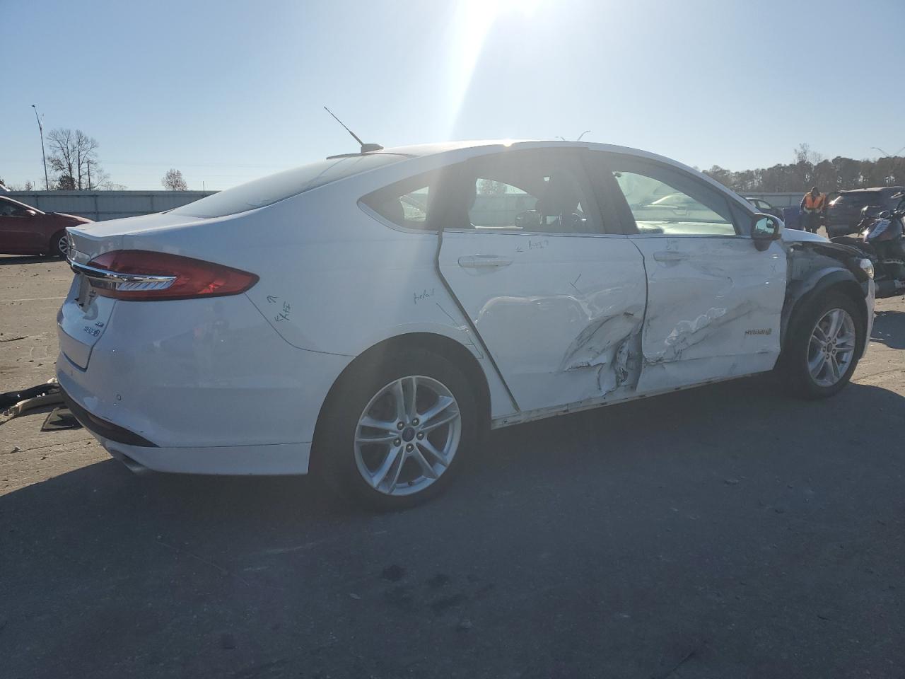 VIN 3FA6P0LU9JR283235 2018 FORD FUSION no.3