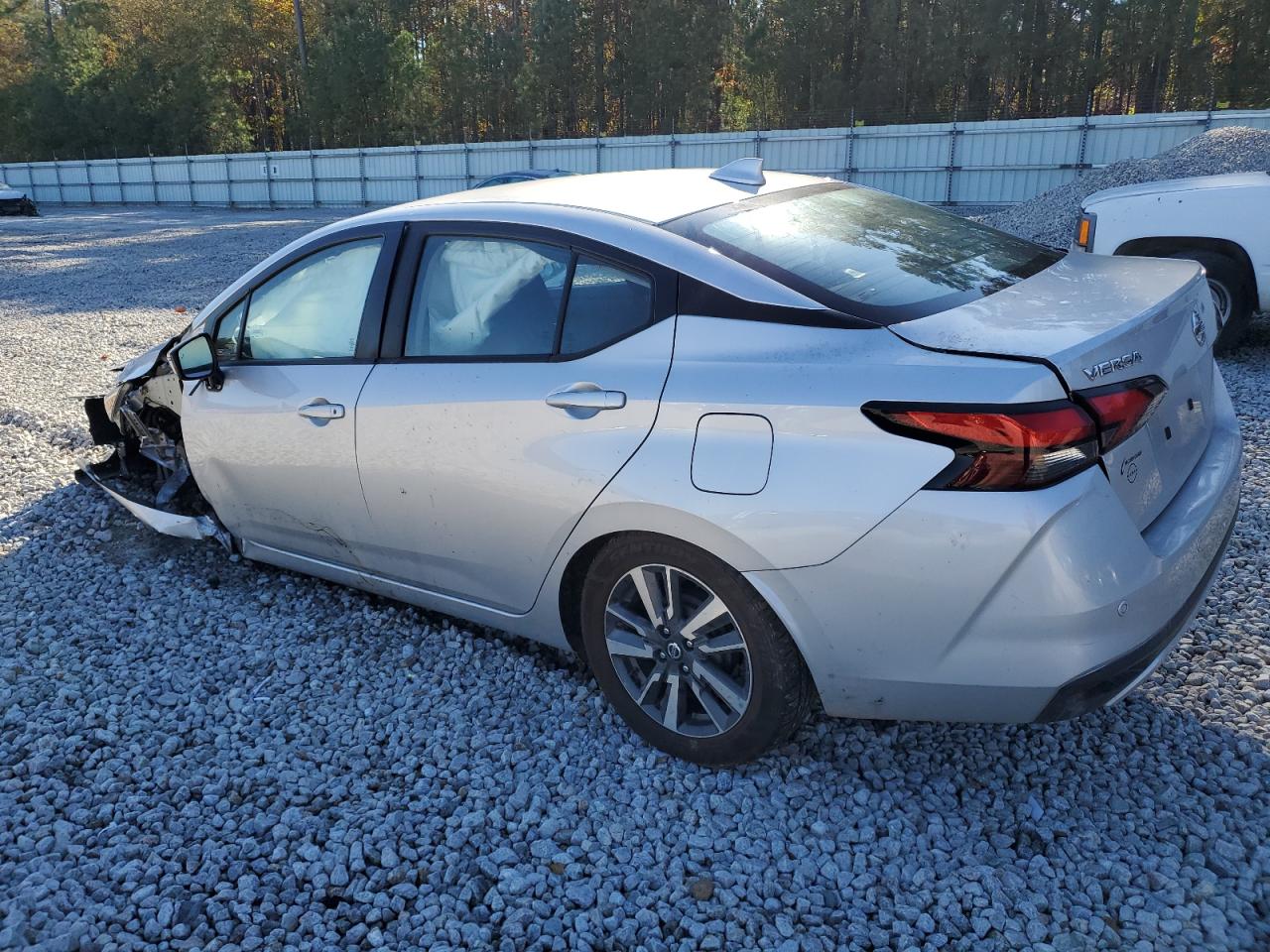 2021 Nissan Versa - Image 2