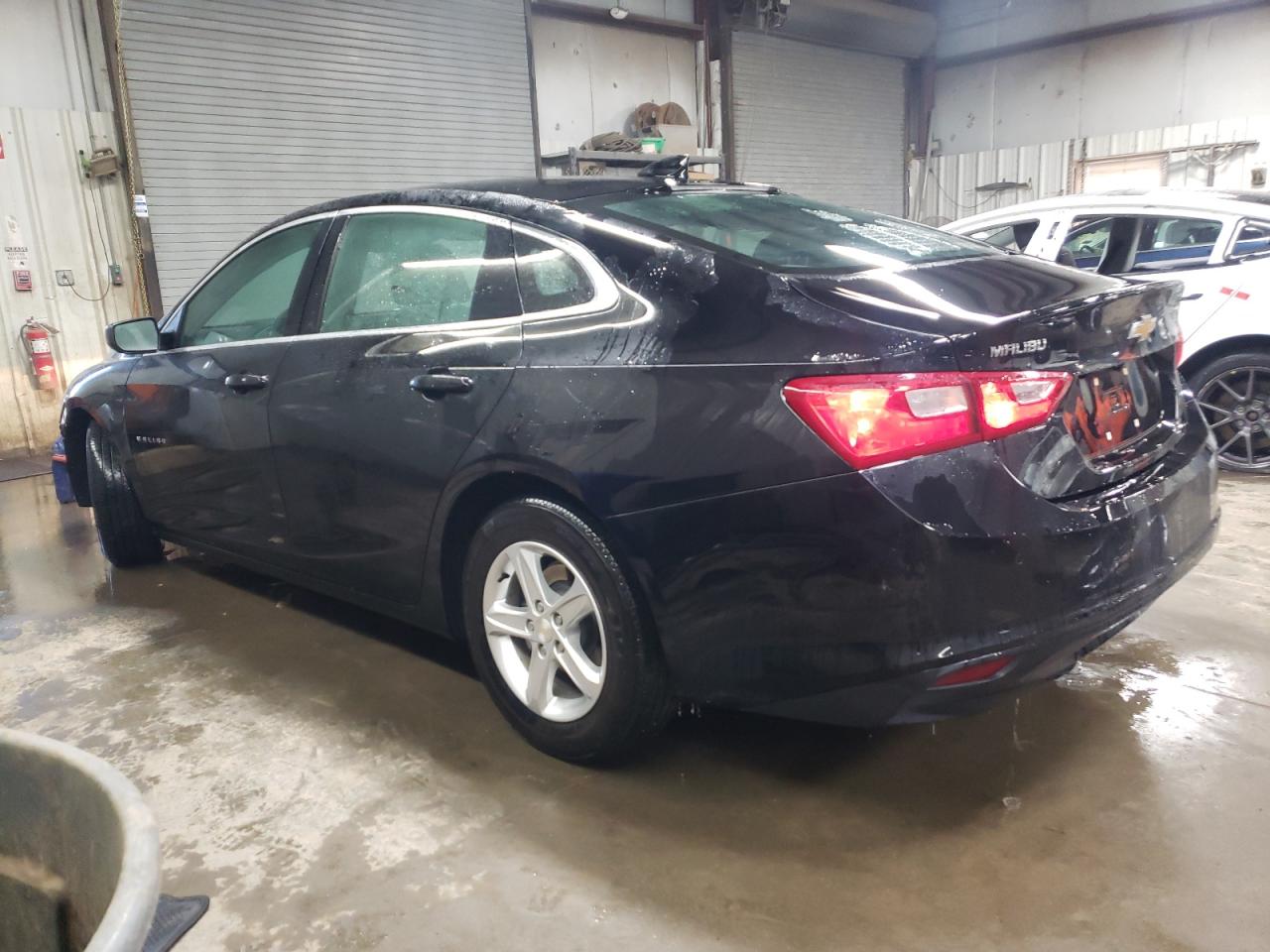 2023 Chevrolet Malibu - Image 2