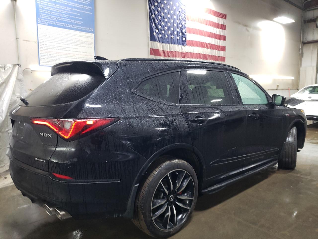 2023 Acura MDX - Image 3