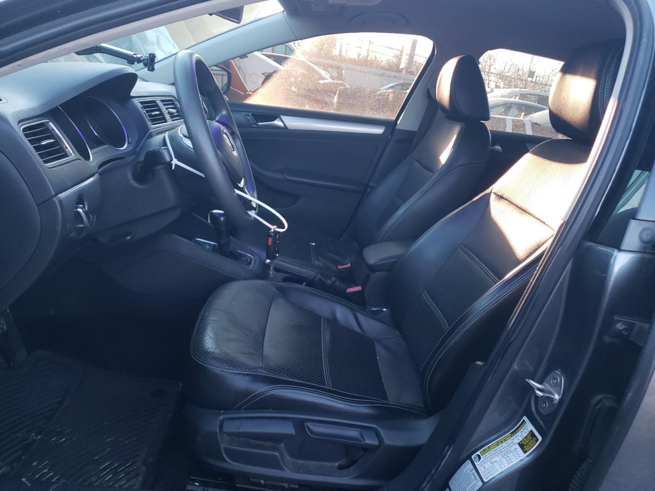 2017 Volkswagen Jetta - Image 7