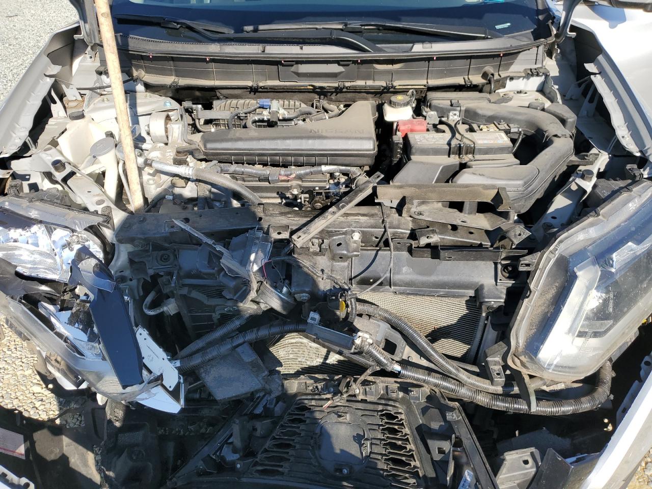 2019 Nissan Rogue - Image 12