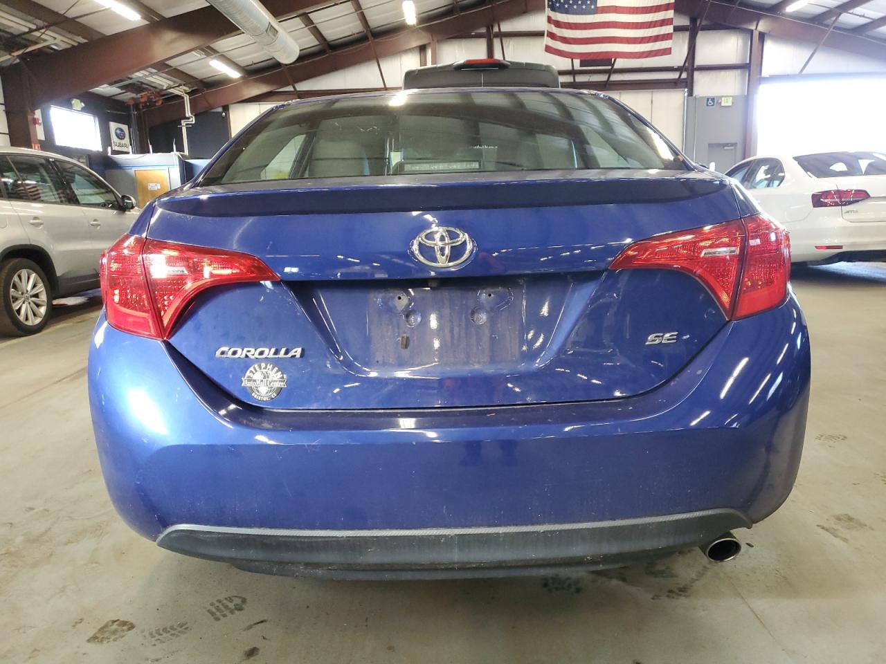 VIN 2T1BURHE4JC004464 2018 TOYOTA COROLLA no.6