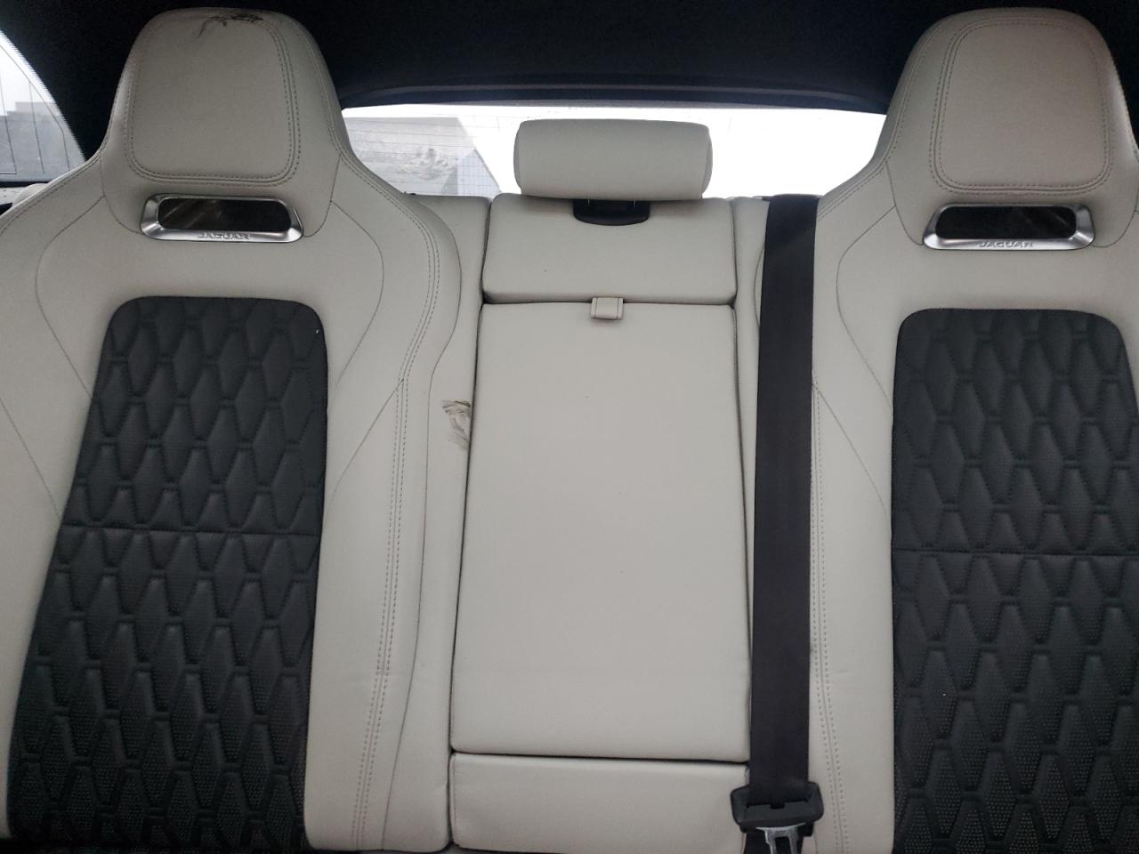 2020 Jaguar F-Pace - Image 10