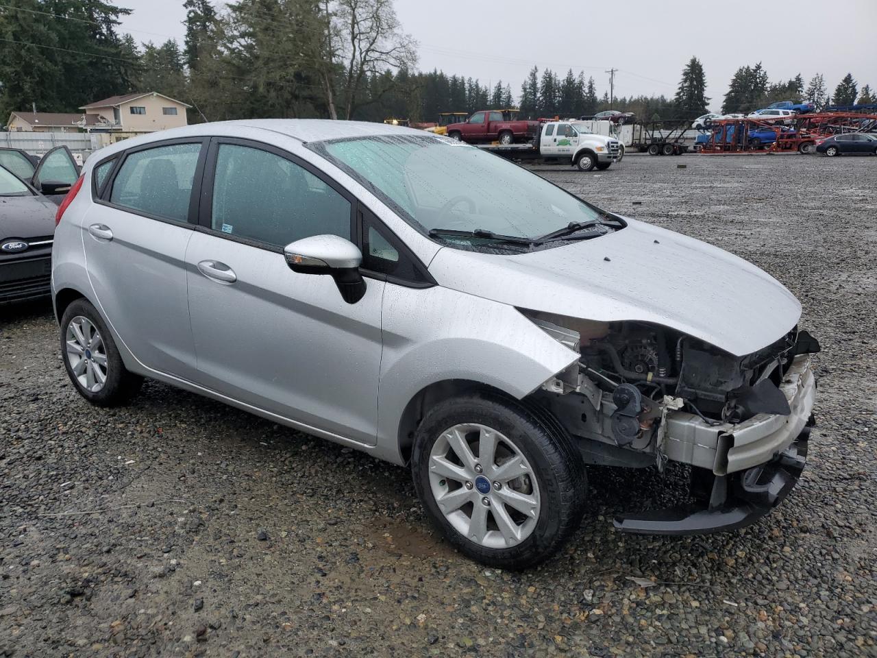 VIN 3FADP4EJ8DM208514 2013 FORD FIESTA no.4