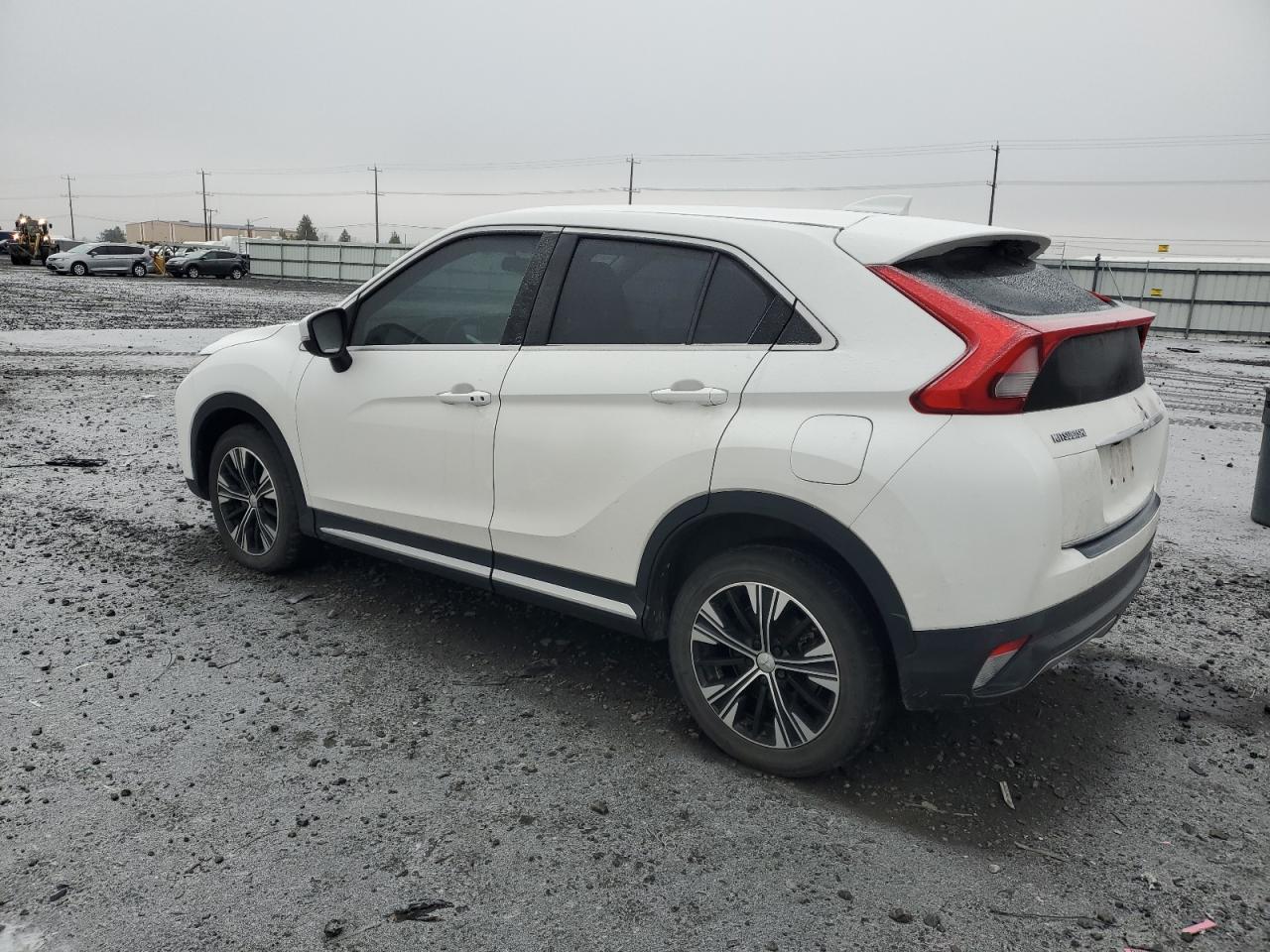 2018 Mitsubishi Eclipse - Image 2
