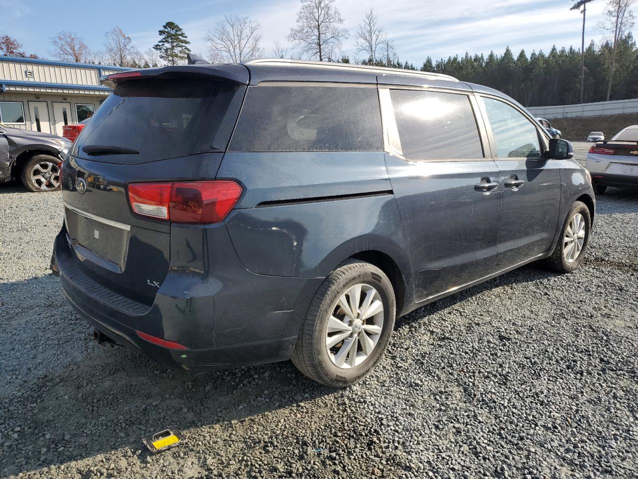 2015 Kia Sedona - Image 3