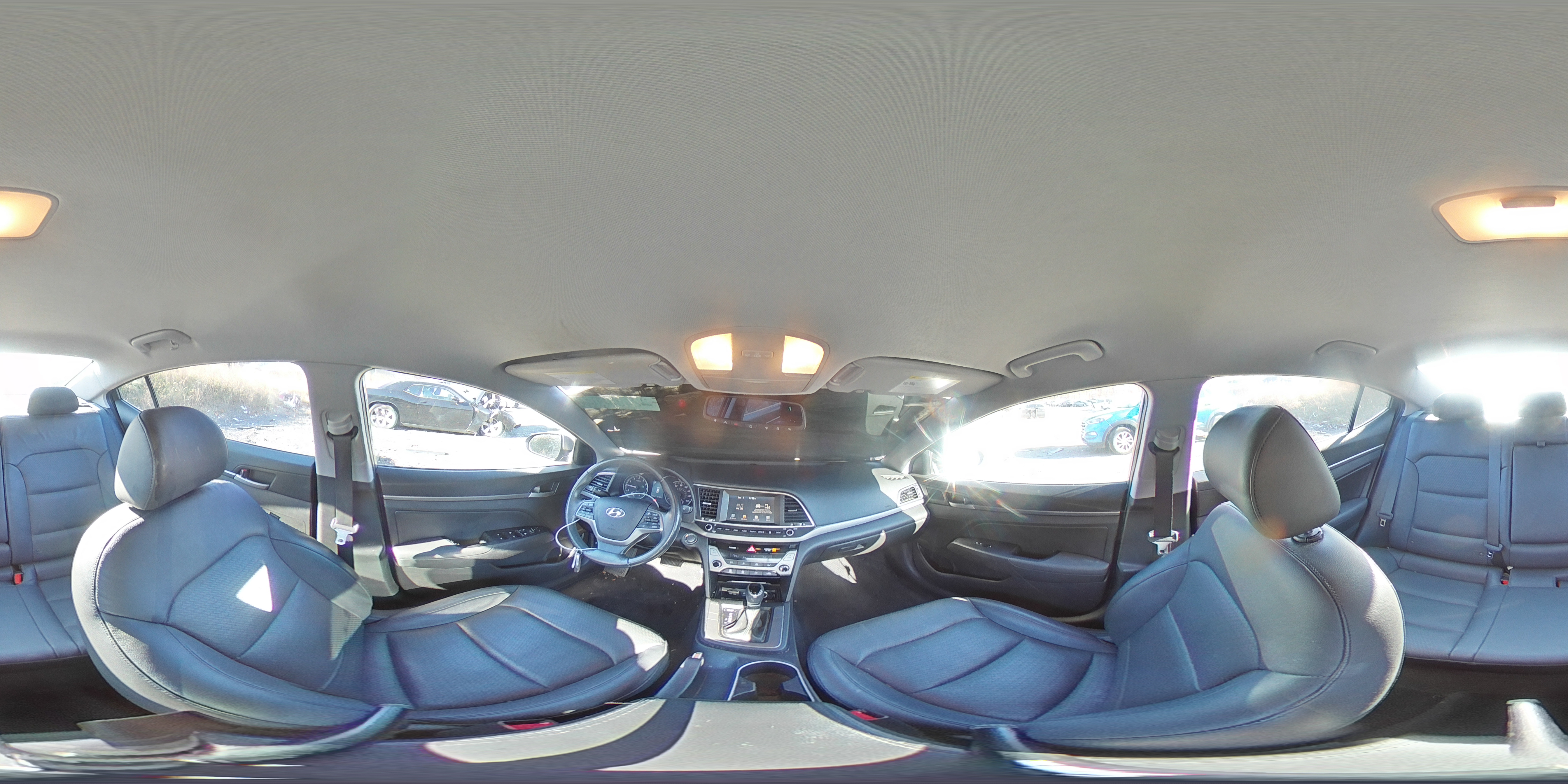 2017 Hyundai Elantra - Image 13