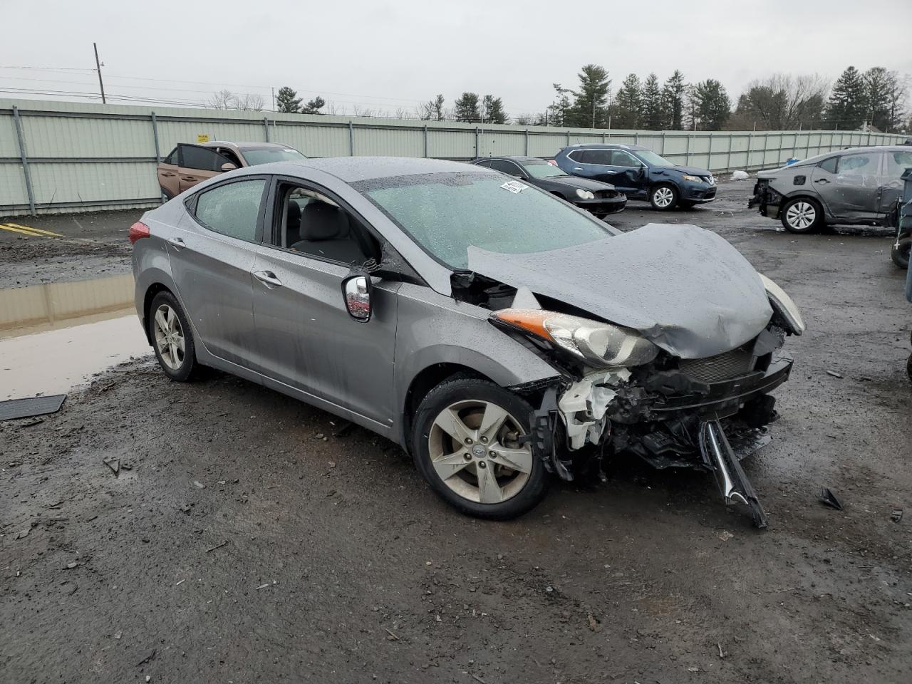 VIN KMHDH4AE9DU605768 2013 HYUNDAI ELANTRA no.4