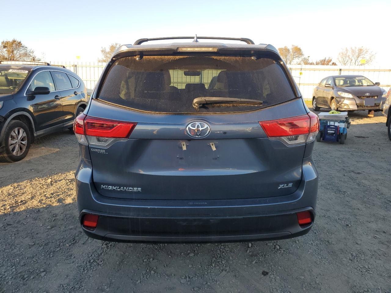 2019 Toyota Highlander - Image 6