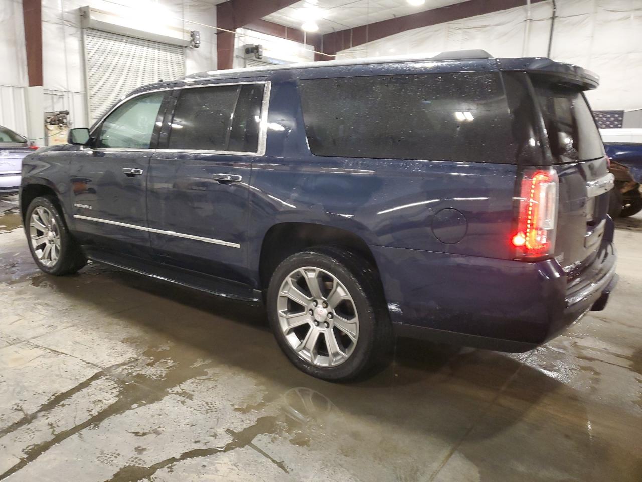 2017 GMC Yukon - Image 2