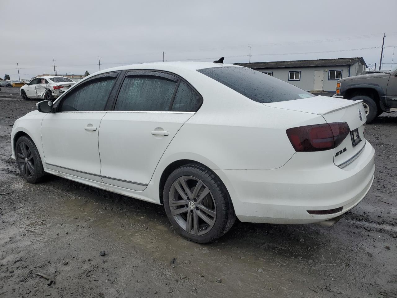 VIN 3VWL17AJ9JM217567 2018 VOLKSWAGEN JETTA no.2