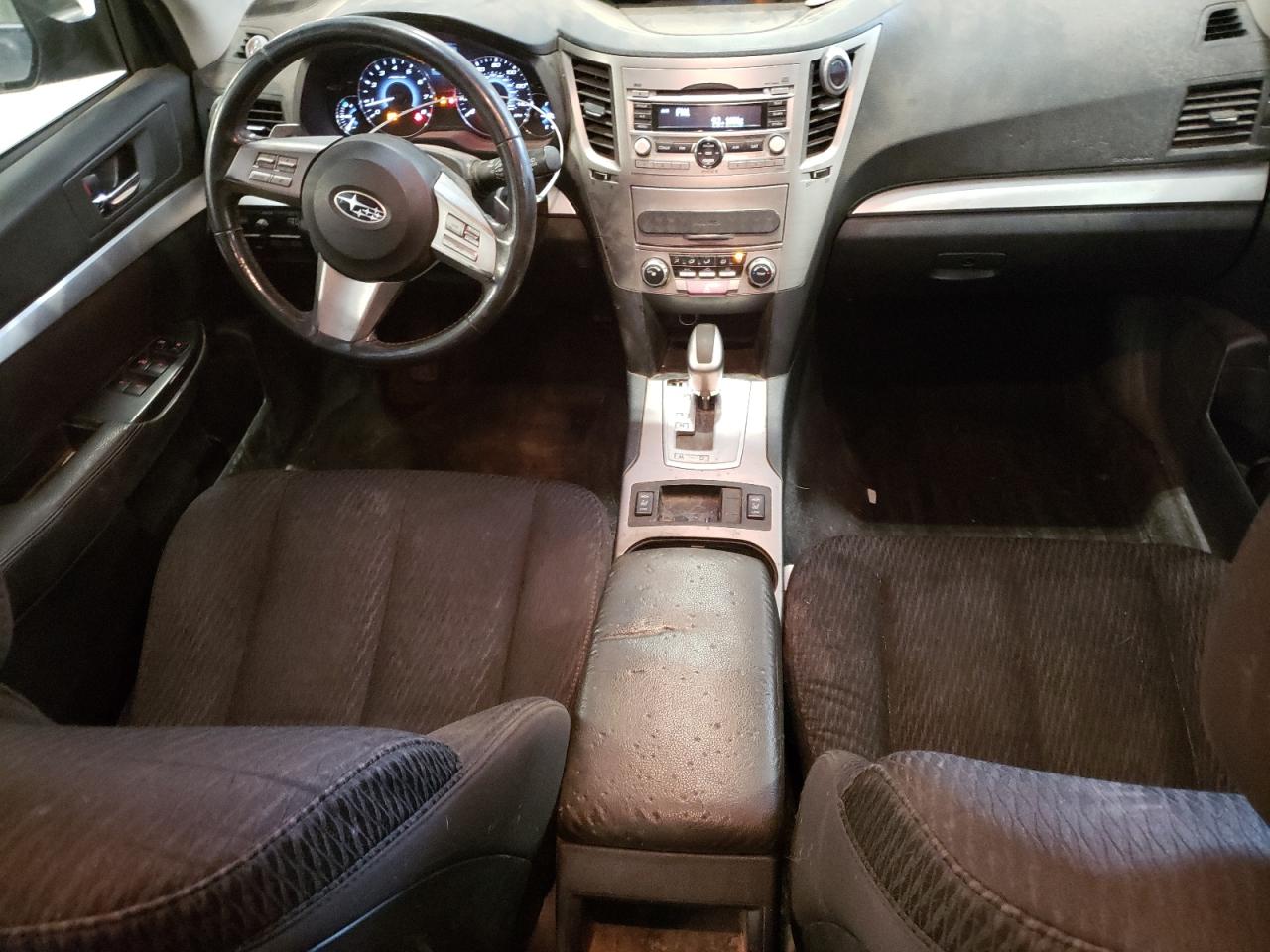 2010 Subaru Outback - Image 8