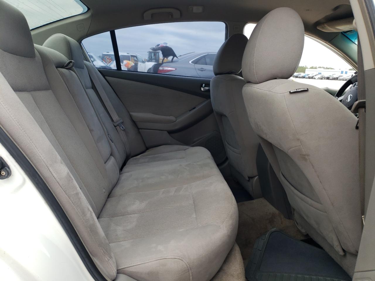 2010 Nissan Altima - Image 11