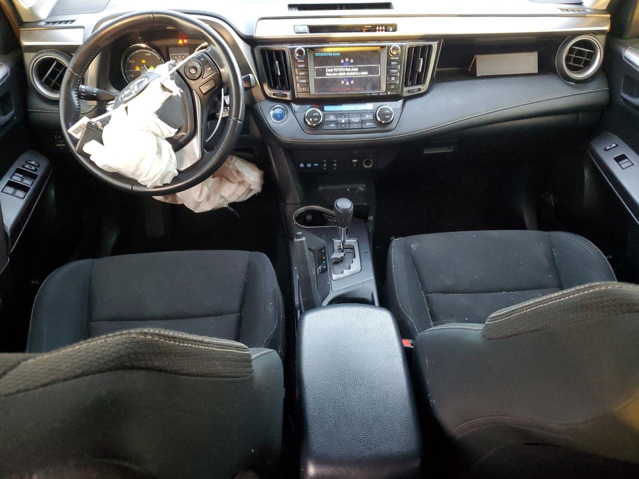 2018 Toyota RAV 4 - Image 8