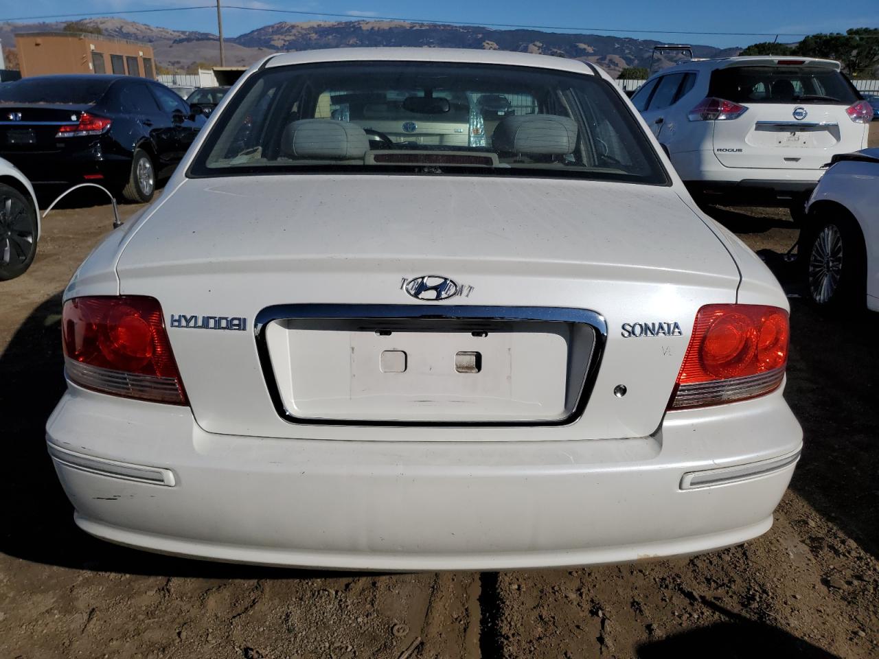 2004 Hyundai Sonata - Image 6