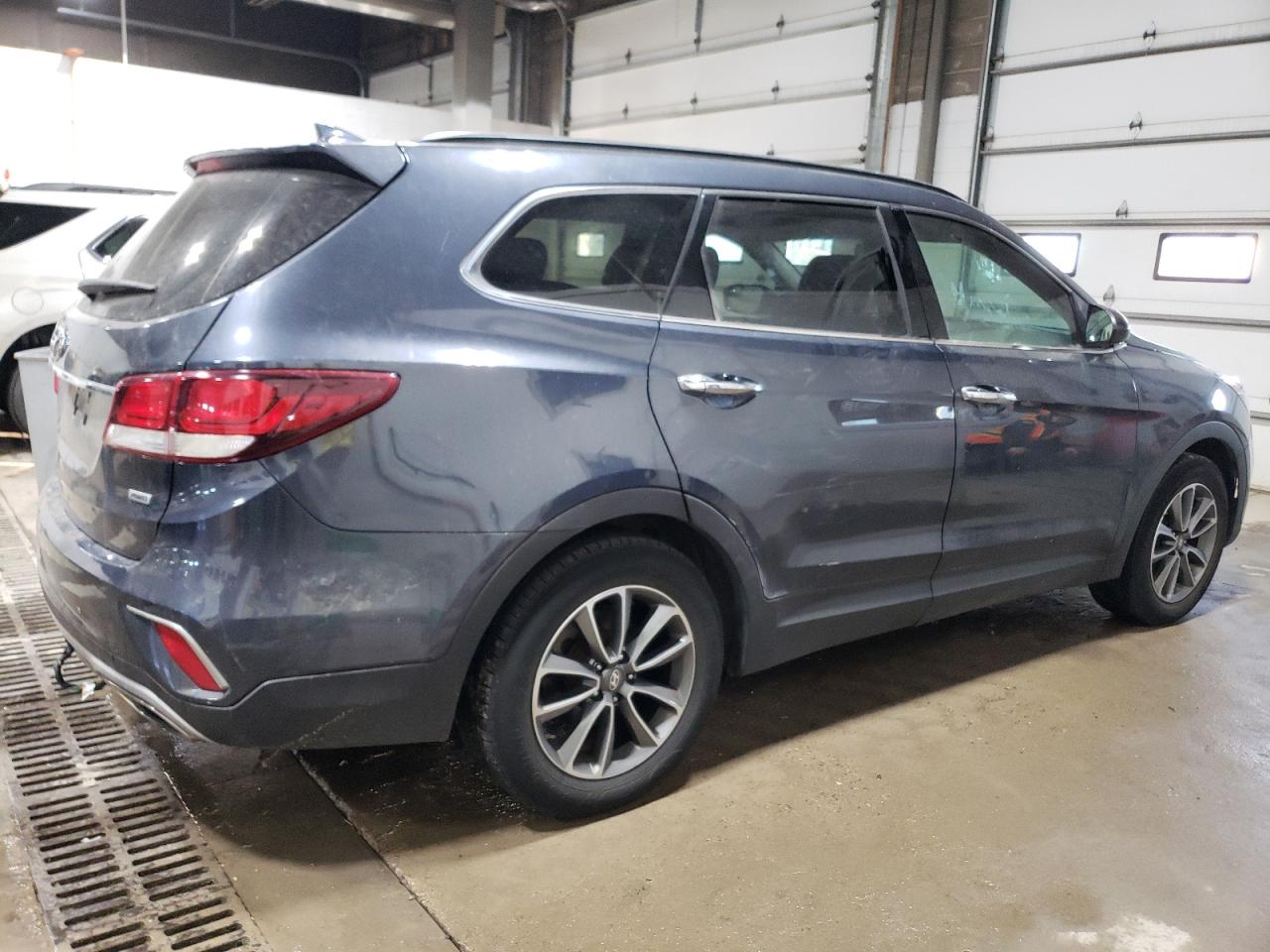 2017 Hyundai Santa Fe - Image 3