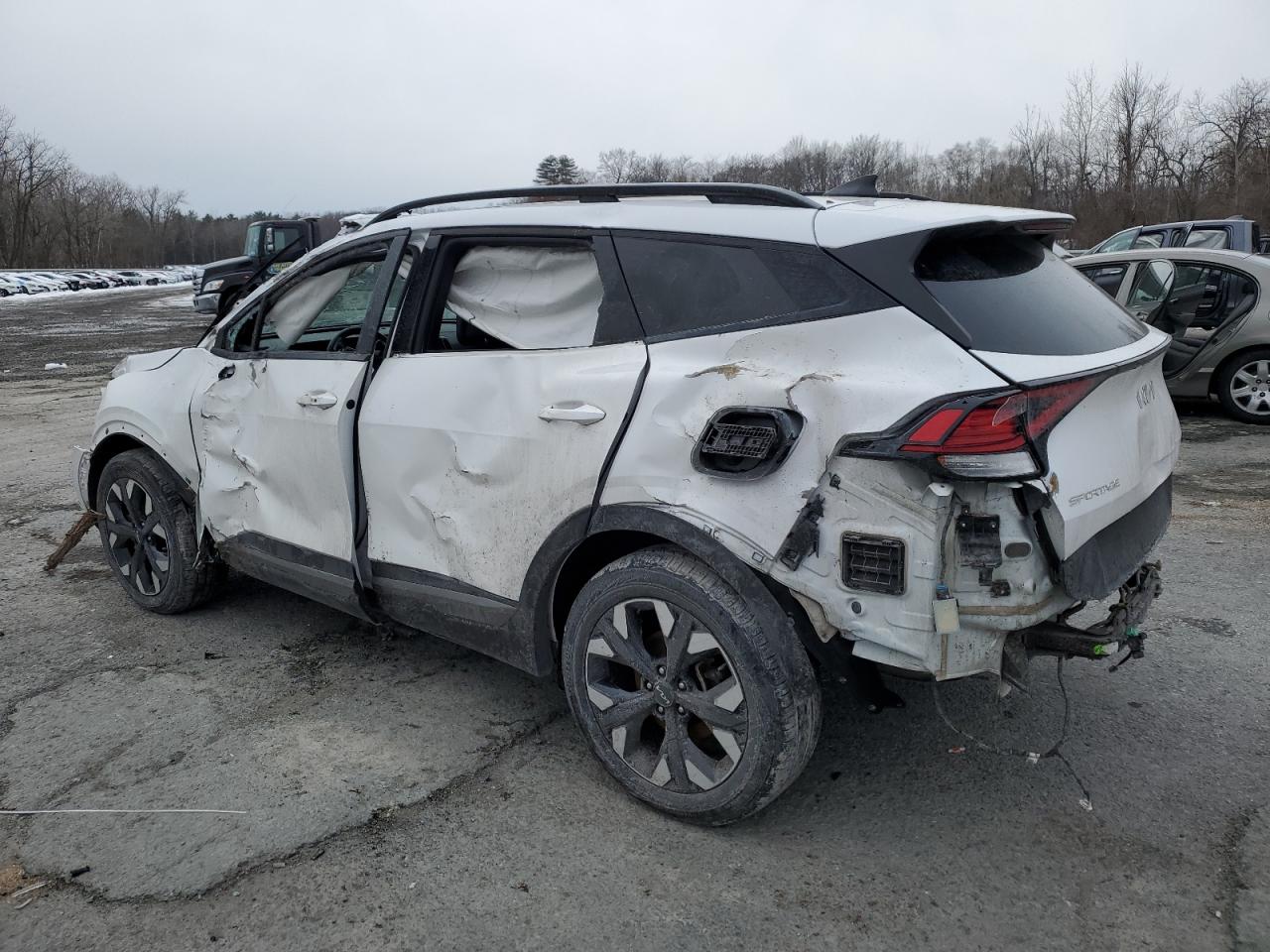 2023 Kia Sportage - Image 2