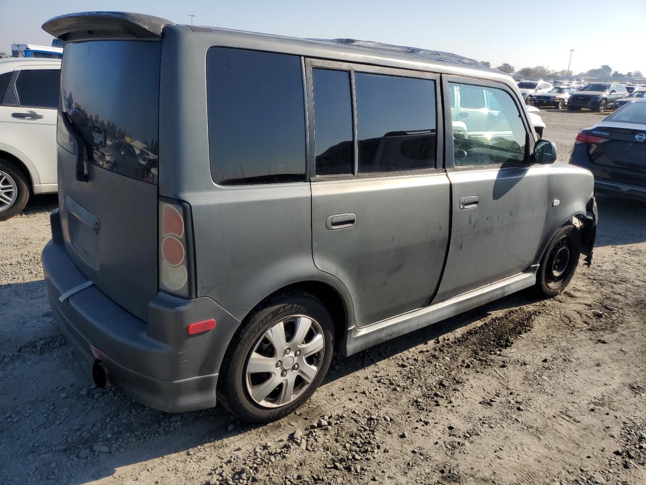 2005 Scion xB - Image 3