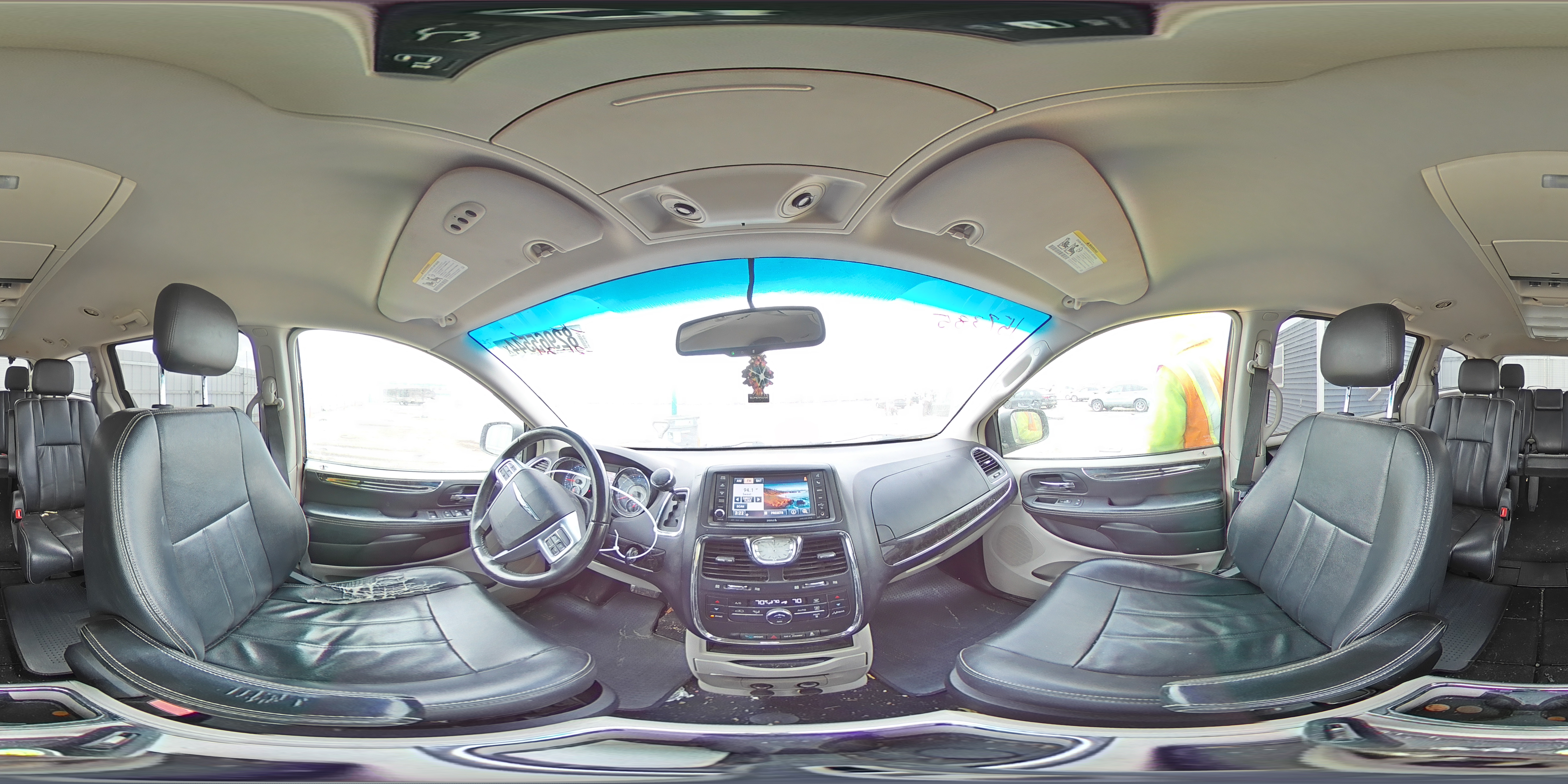 2013 Chrysler Town & Country - Image 14