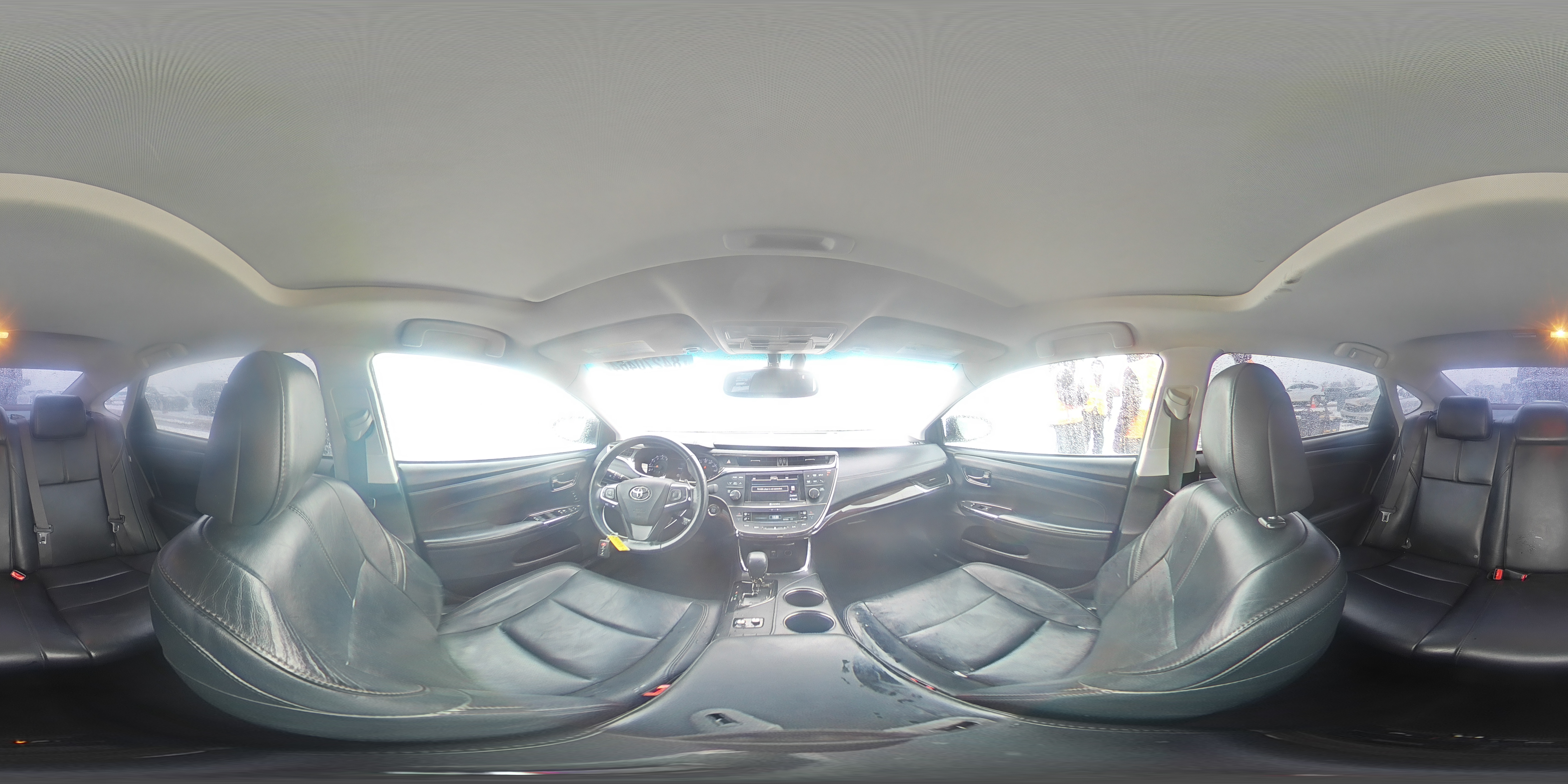 2013 Toyota Avalon - Image 15