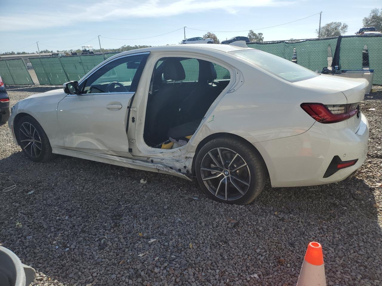 VIN 3MW5R1J56K8B01545 2019 BMW 3 SERIES no.2