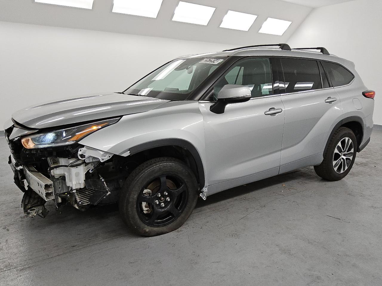 2021 Toyota Highlander - Image 1