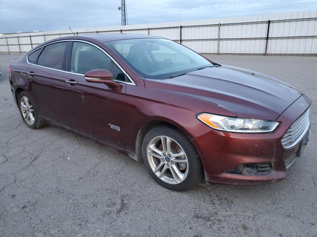 VIN 3FA6P0SU7GR229670 2016 FORD FUSION no.4