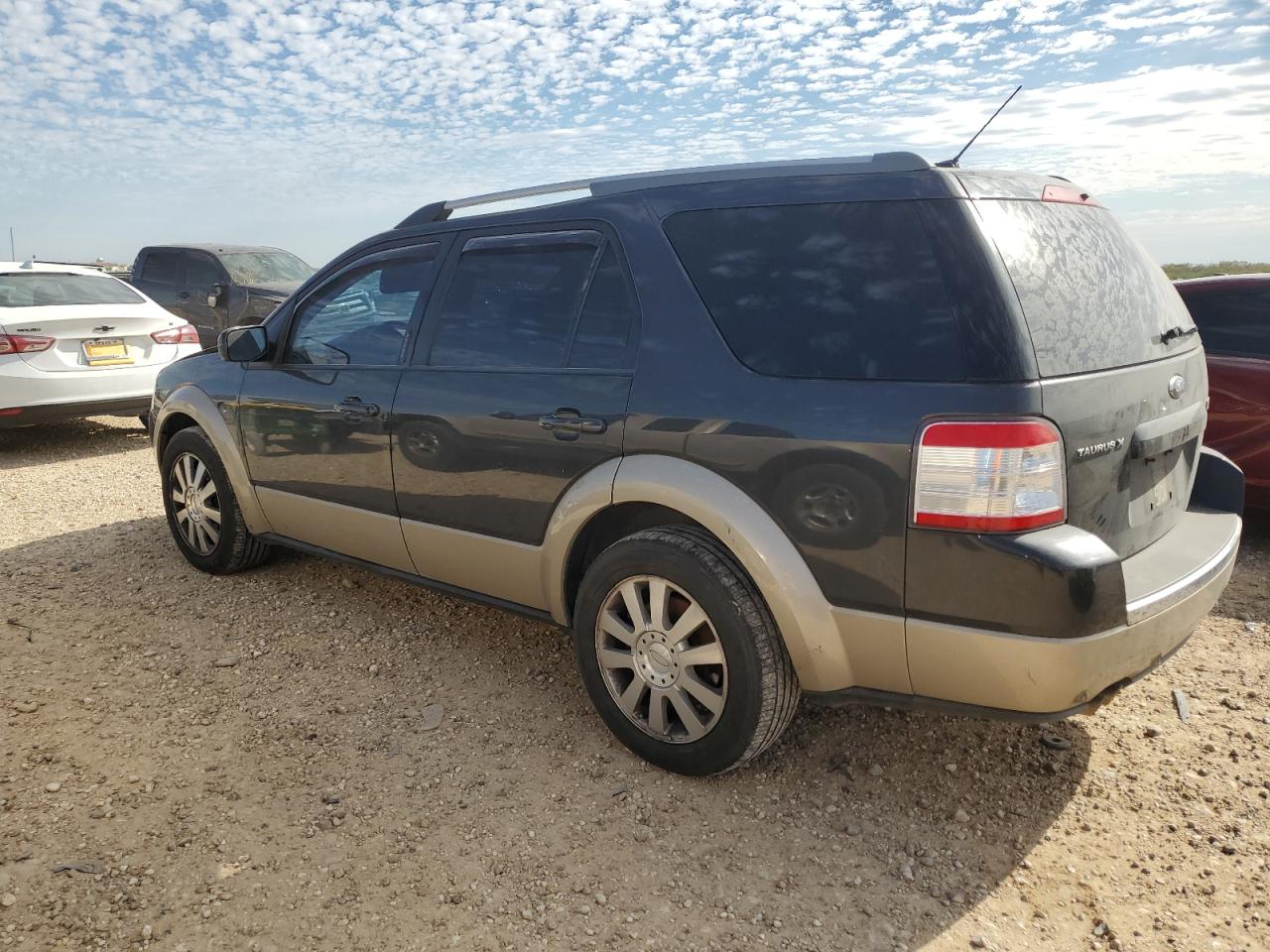 2008 Ford Taurus - Image 2