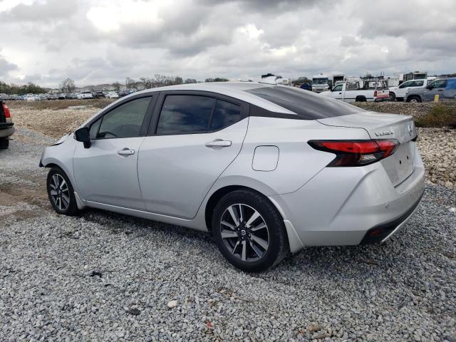  NISSAN VERSA 2021 Srebrny