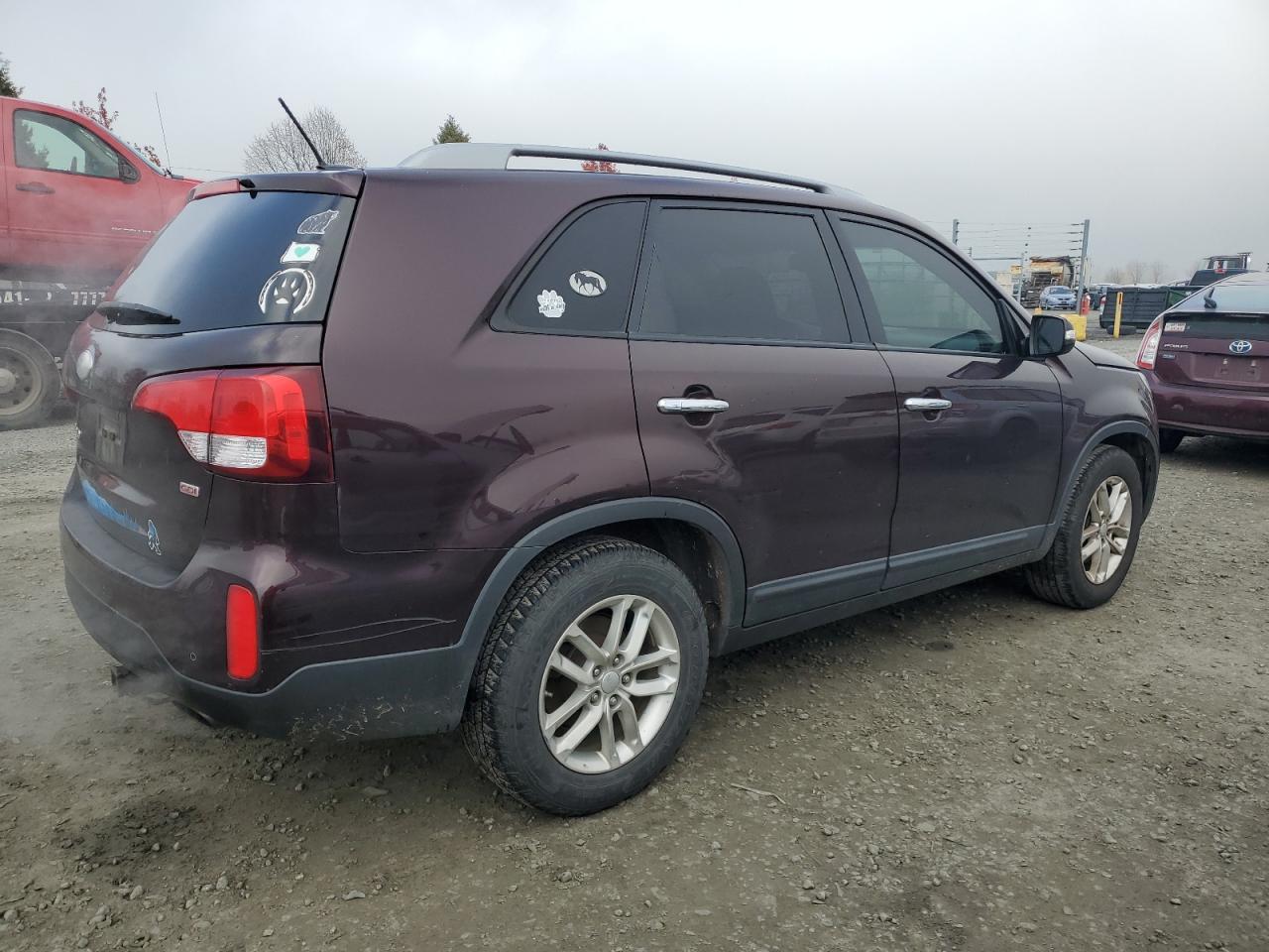 VIN 5XYKT3A66FG556935 2015 KIA SORENTO no.3