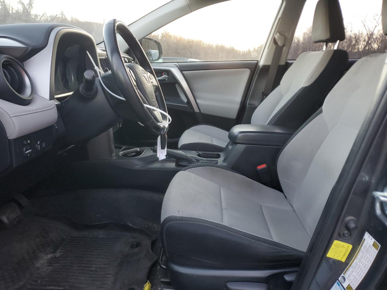 2018 Toyota RAV 4 - Image 7
