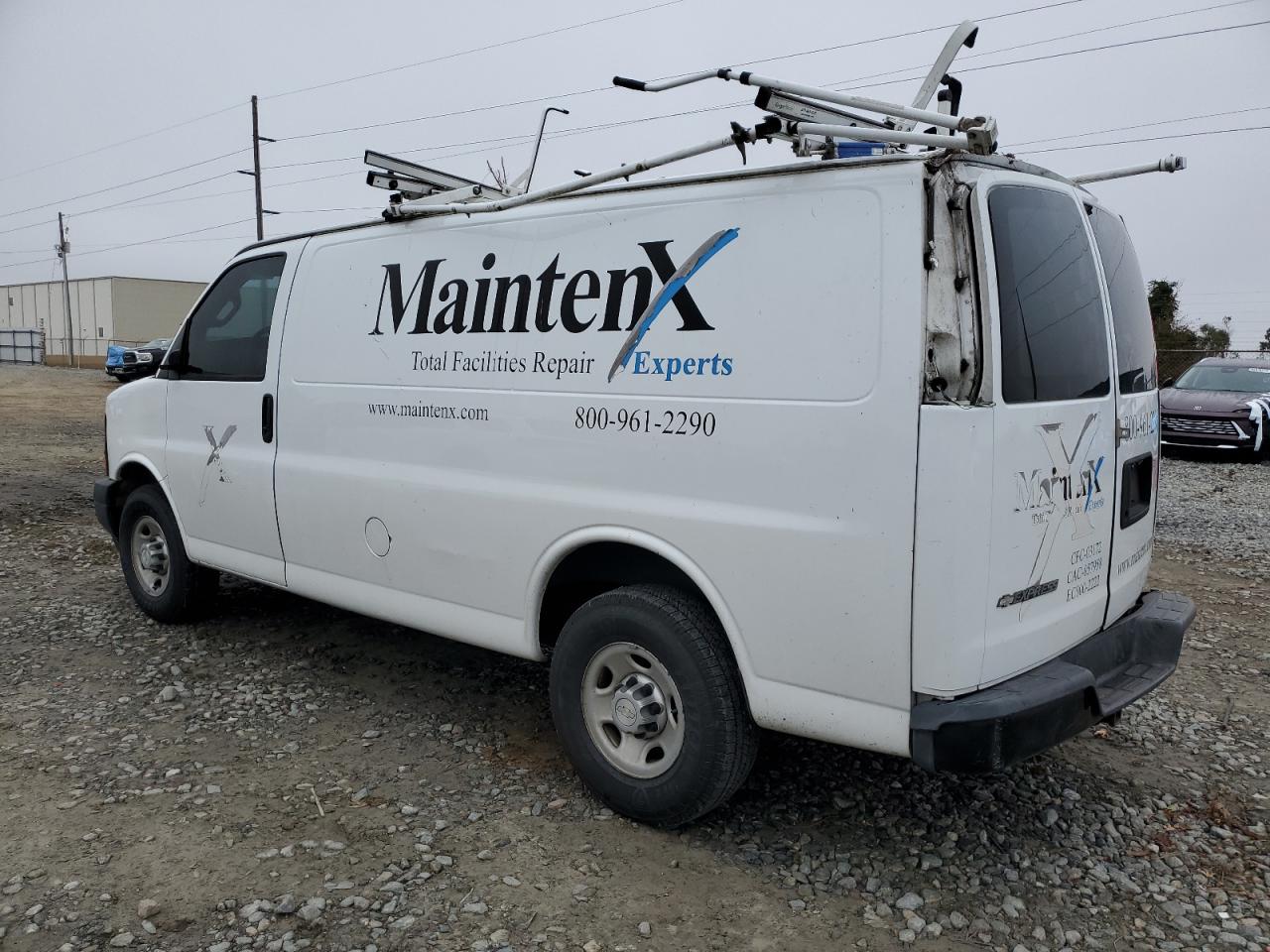 2017 Chevrolet Express - Image 2