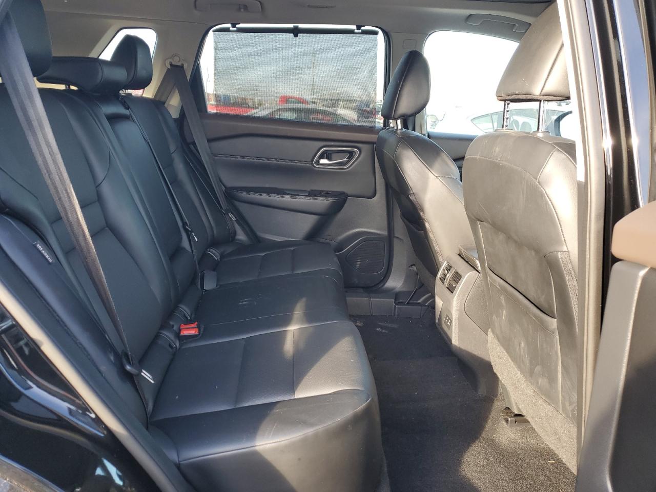 2021 Nissan Rogue - Image 11