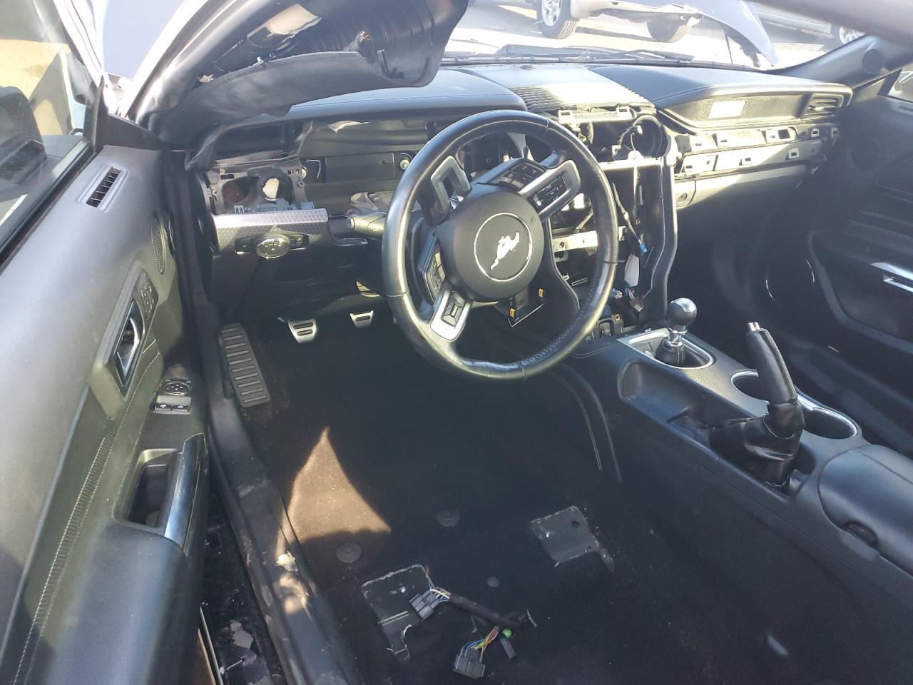 2019 Ford Mustang - Image 8
