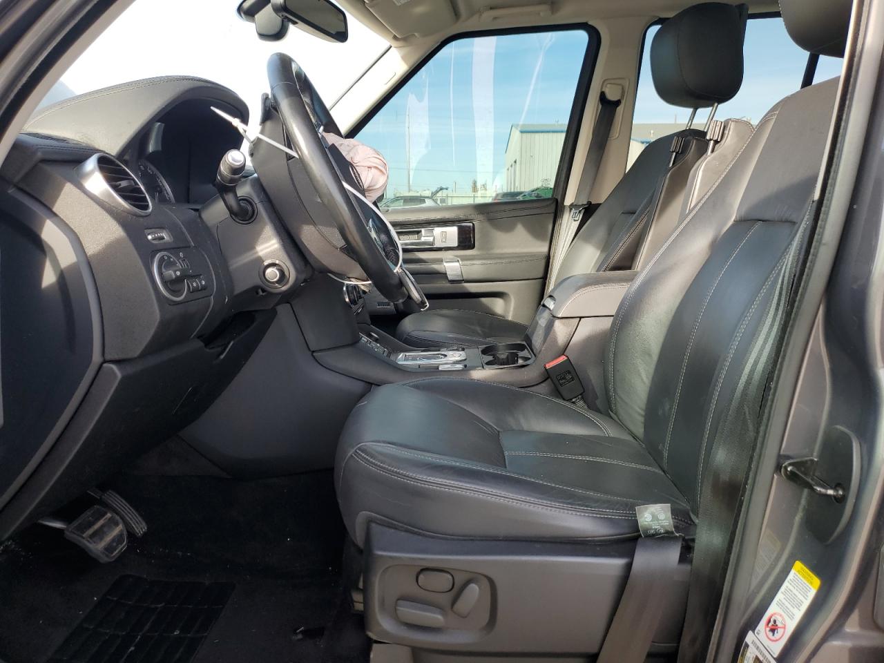2016 Land Rover LR4 - Image 7