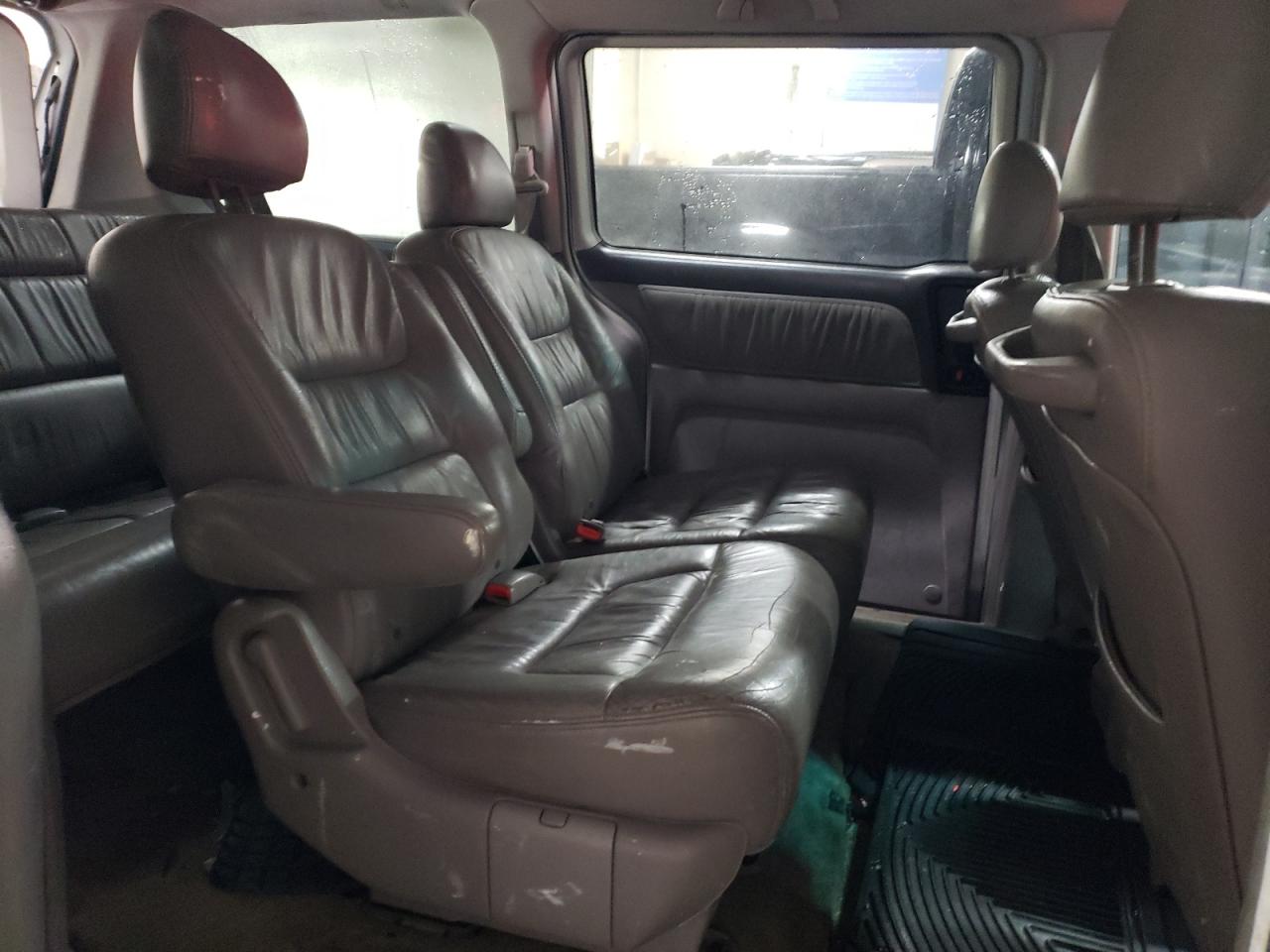 2004 Honda Odyssey - Image 11