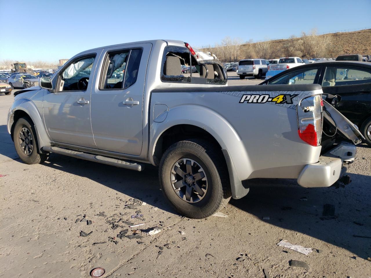 2017 Nissan Navara (Frontier) - Image 2