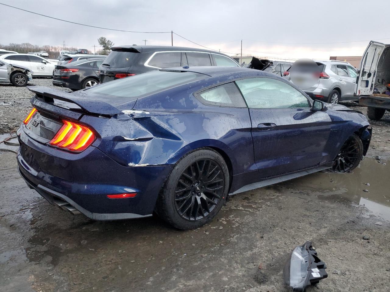 VIN 1FA6P8CF5J5179375 2018 FORD MUSTANG no.3