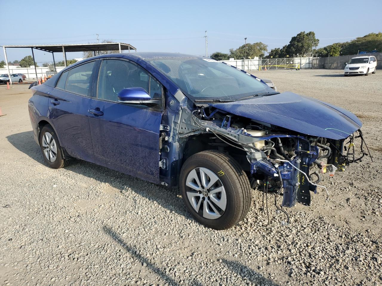 VIN JTDKARFU1J3066982 2018 TOYOTA PRIUS no.4