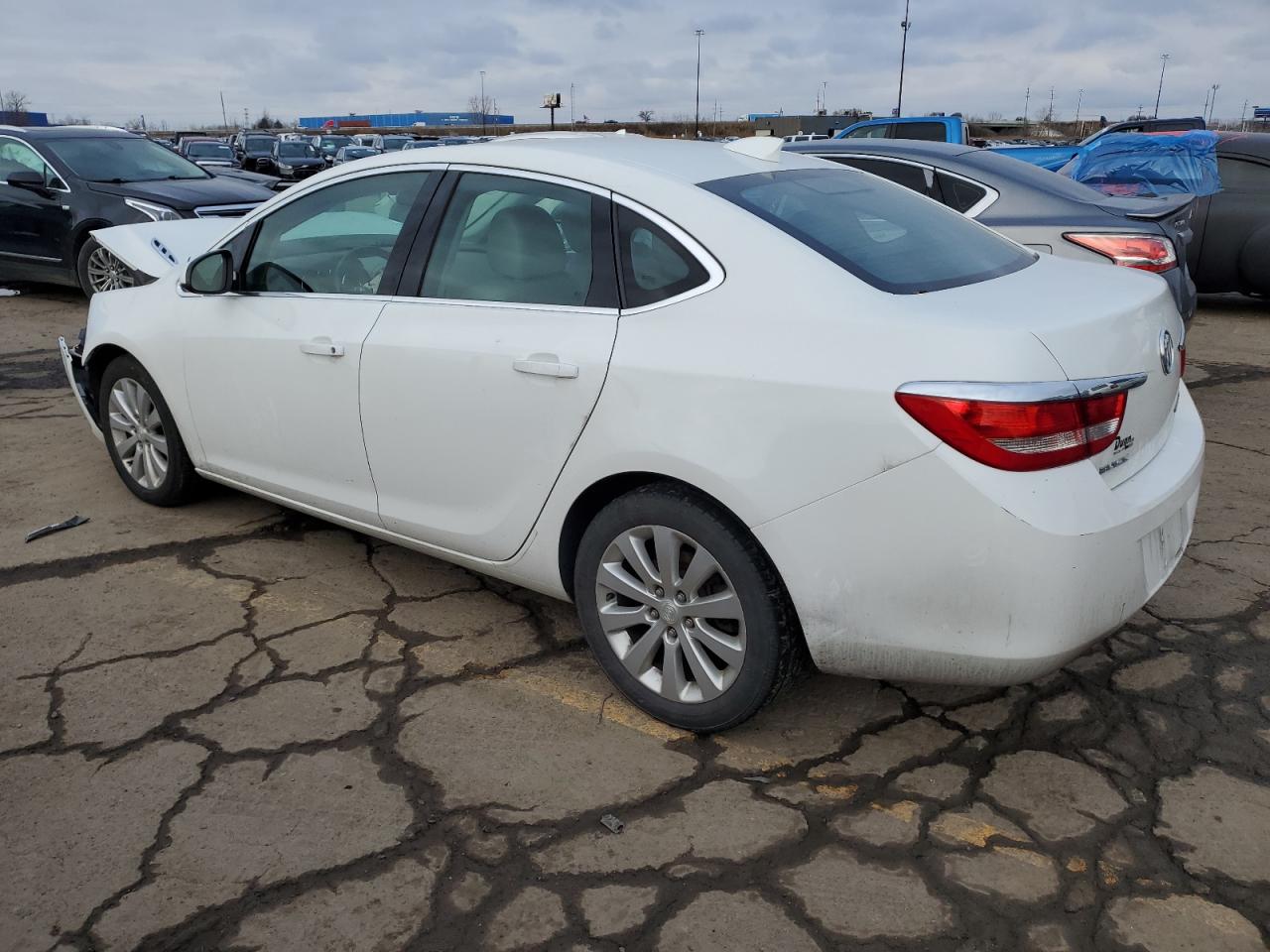 VIN 1G4PP5SK5G4154689 2016 BUICK VERANO no.2